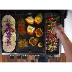 Wok En Fonte Encastrable Pour Barbecue Broil King Baron, Sovereign Et Crown -Art du Grill 69617 wok fonte encastrable barbecue broil king baron crown ambiance cuisine