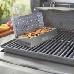 Boîte De Fumage Weber Pour Barbecue à Gaz, Barbecue électrique Et Fumoir 7 Boîte De Fumage Weber Pour Barbecue à Gaz, Barbecue électrique Et Fumoir -Art du Grill 7576 boite fumage barbecue gaz weber ambiance