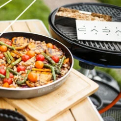 Boite De Fumage Smokerbox Pour Barbecue Cadac Au Charbon Et Au Gaz 5 Boite De Fumage Smokerbox Pour Barbecue Cadac Au Charbon Et Au Gaz -Art du Grill 98312v fumoir cadac ambiance1