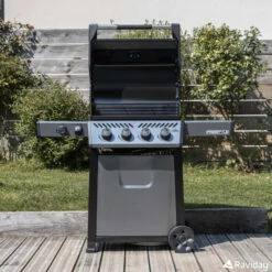 Pack Barbecue à Gaz Napoleon Freestyle F425SBPGT 4 Brûleurs Réchaud + Housse Et Plancha -Art du Grill barbecue gaz napoleon freestyle 425 05 1 1