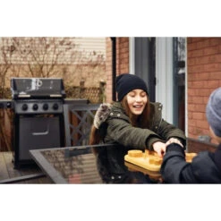 Barbecue à Gaz Napoleon Freestyle F425SIBPGT 4 Brûleurs + Sizzle Zone -Art du Grill f425sibpgt fr barbecue gaz napoleon freestyle f425sibpgt ambiance