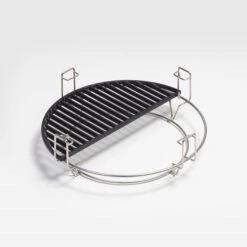 Kamado Joe Grille De Cuisson En Fonte Demi-lune - Barbecue Classic Joe Kamado -Art du Grill kj hcicg half moon cast iron cooking grate d c