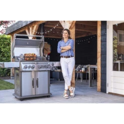 Barbecue à Gaz Napoleon ROGUE 525 SIB Édition Spéciale Inox -Art du Grill rse525sibpss 1 lifestyle 12 min